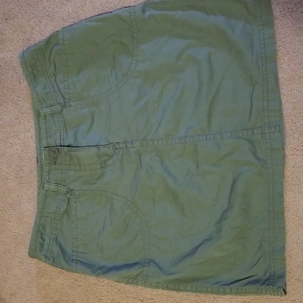 Faded Glory Army Green Skirt. Very soft and comfortable. 18" from waist. Size 10